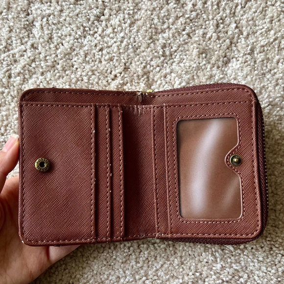 Fossil Wallet - Evelyn Bi-fold Wallet in Medium Brown Leather - Picture 9 of 13